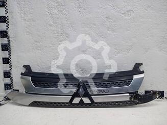 Решетка радиатора Mitsubishi Outlander III 2012 - 2024