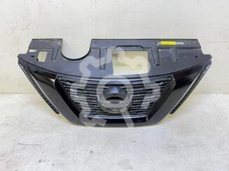 Решетка радиатора Nissan X - Trail (T32) c 2014 г.