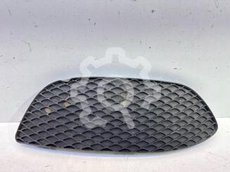 Решетка в бампер Mercedes-Benz C-Klasse IV W205 2014 - 2021