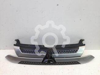 Решетка радиатора Mitsubishi Outlander III 2012 - 2024