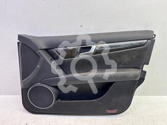 Обшивка двери передней правой Mercedes-Benz C-Klasse III W204 2006 - 2015