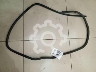 Уплотнитель двери Ford Fusion 2002 - 2012