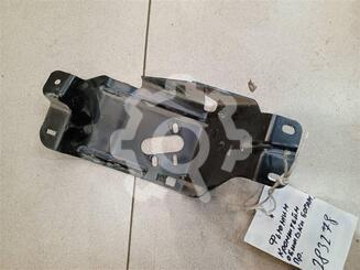 Кронштейн (кузов снаружи) Ford Fusion 2002 - 2012