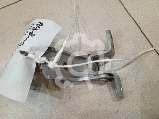 Петля двери Toyota Auris (E15) 2006 - 2012