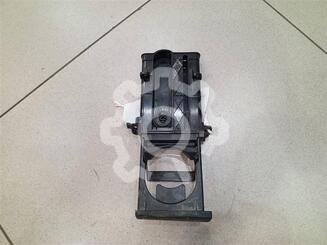 Подстаканник Toyota Auris (E15) 2006 - 2012