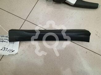 Накладка порога (внутренняя) Toyota Auris (E15) 2006 - 2012