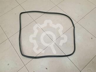 Уплотнитель двери Toyota Auris (E15) 2006 - 2012