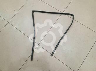 Уплотнитель стекла двери Toyota Auris (E15) 2006 - 2012
