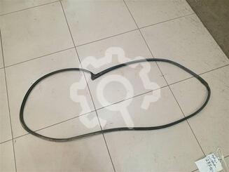 Уплотнитель двери Toyota Auris (E15) 2006 - 2012