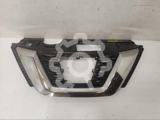 Решетка радиатора Nissan X - Trail (T32) c 2014 г.