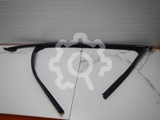 Уплотнитель стекла двери BMW 1-Series [F20, F21] 2011 - 2019