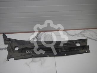 Решетка стеклооч. (планка под лобовое стекло) Nissan Sunny N14 1990 - 1995