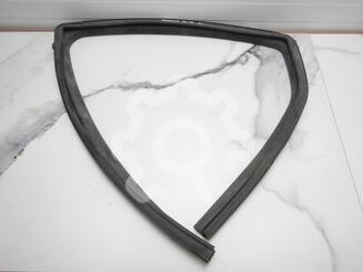 Уплотнитель стекла двери Nissan Qashqai (J10) 2006 - 2014