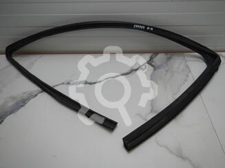 Уплотнитель стекла двери Nissan Qashqai (J10) 2006 - 2014