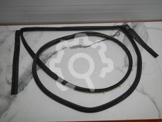 Уплотнитель двери Nissan Qashqai (J11) c 2014 г.