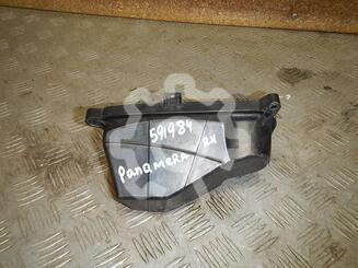 Кронштейн фар правый Porsche Panamera II 2016 - 2023