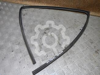 Уплотнитель стекла двери Toyota Corolla X [E14, E150] 2006 - 2013