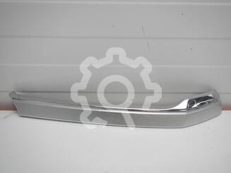 Накладка решетки радиатора Toyota Hilux VIII 2015 - н.в.