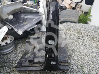 Стойка центральная левая Land Rover Range Rover Sport I 2005 - 2013