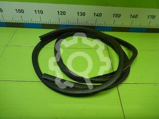 Уплотнитель двери Ford Fusion 2002 - 2012