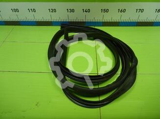 Уплотнитель двери Ford Fusion 2002 - 2012
