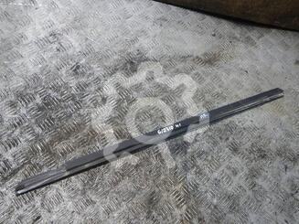 Накладка стекла переднего правого Hyundai Grand Starex 2007 - н.в.