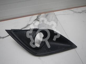 Рамка фары противотуманой левой Mitsubishi Outlander III 2012 - 2024