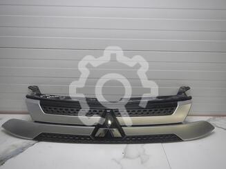 Решетка радиатора Mitsubishi Outlander III 2012 - 2024