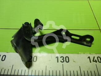 Петля капота Lada Vesta 2015 - н.в.