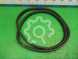Уплотнитель двери Nissan Qashqai (J10) 2006 - 2014