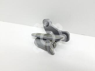 Петля двери передней Mercedes-Benz C-Klasse III W204 2006 - 2015