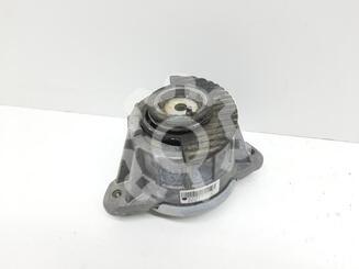 Опора двигателя Mercedes-Benz C-Klasse III W204 2006 - 2015