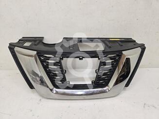Решетка радиатора Nissan X - Trail (T32) c 2014 г.
