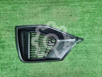 Решетка в бампер Audi Q8 I 2018 - н.в.