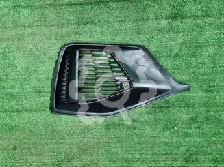 Решетка в бампер Audi Q8 I 2018 - н.в.