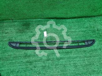 Решетка в бампер Volkswagen Touareg II 2010 - н.в.