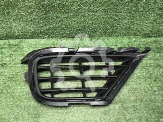 Решетка в бампер Volkswagen Touareg II 2010 - н.в.