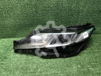 Фара левая Toyota Camry VIII [XV70] 2017 - н.в.