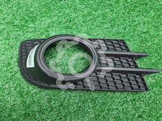 Рамка фары противотуманой правой Volkswagen Tiguan I 2007 - 2016