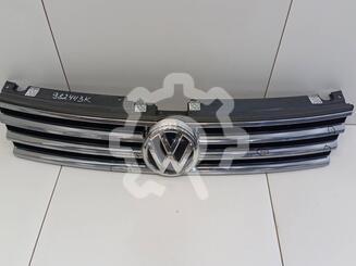 Решетка радиатора Volkswagen Touareg II 2010 - н.в.
